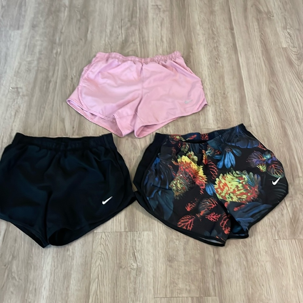 Youth large nike shorts
